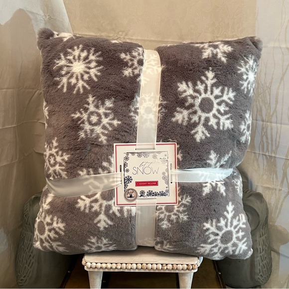 Dream Home Let It Snow Snowflake Pillows - Picture 1 of 6